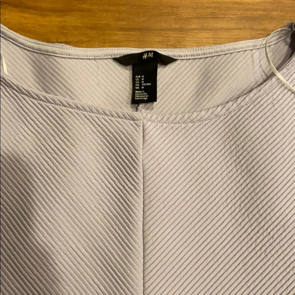 H&M Top - Picture 2 of 3